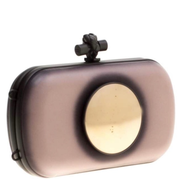 PreLoved Bottega Veneta Black/Light Beige Leather Sphere Palazzo Knot Clutch. - Picture 2 of 7